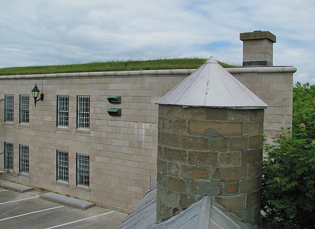 201107 877