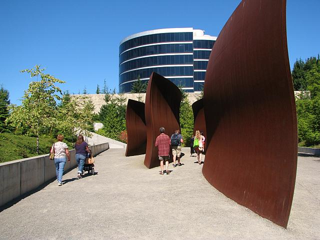 201108 325