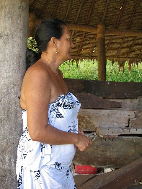 Hinano Teavai-Murphy explains about the history of the va'as and the Polynesian navigators