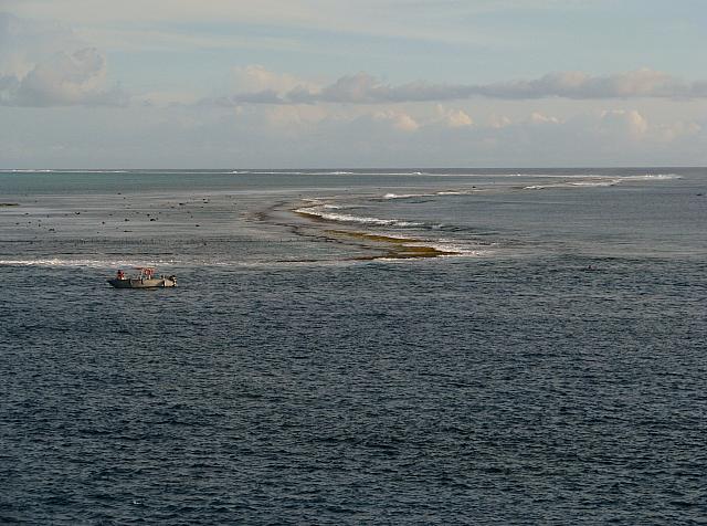 Passing the reef and heading for Hawaii....