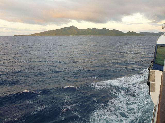 Approaching Huahine
