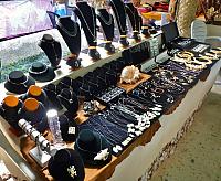 Vaitape market
